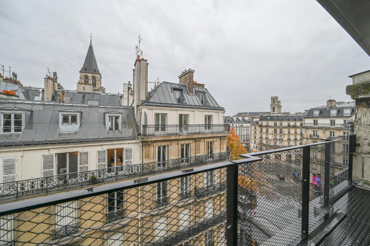 Best Place In Saint Germain Des Pres Paris Exterior photo
